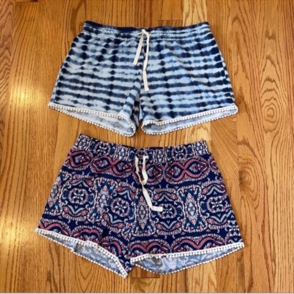 EUC Bundle of 2 Cloud Chaser Shorts- Size Large